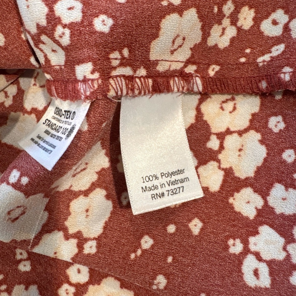 LC Lauren Conrad Red Floral Blouse - Picture 5 of 5